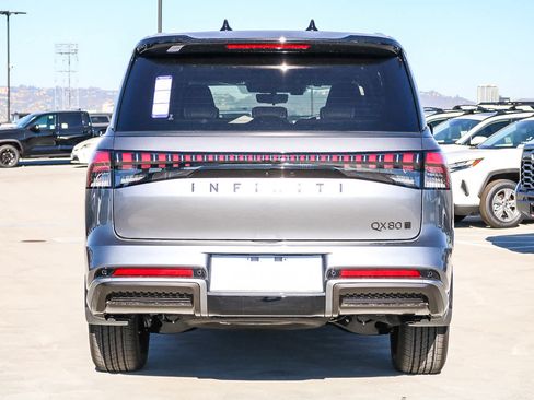 New 2026 INFINITI QX80 Autograph w/ Premium Cargo Package image 7