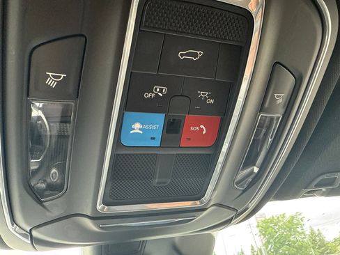 Used 2024 Jeep Grand Cherokee Altitude AWD/4WD image 27