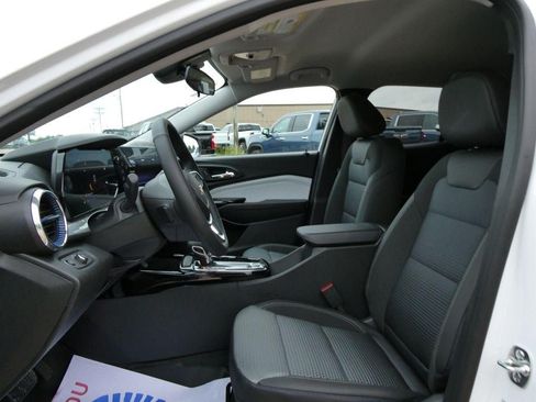 New 2026 Chevrolet Trax LT w/ LT Convenience Package FWD image 15