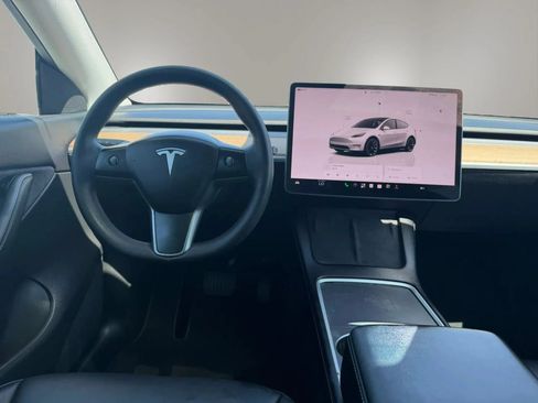 Used 2022 Tesla Model Y Long Range AWD/4WD image 20
