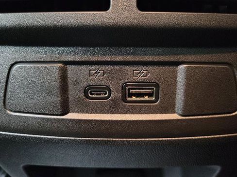 Used 2024 GMC Canyon AT4 w/ AT4 Premium Package image 15