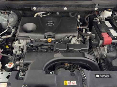 Used 2021 Toyota RAV4 XLE Premium image 36