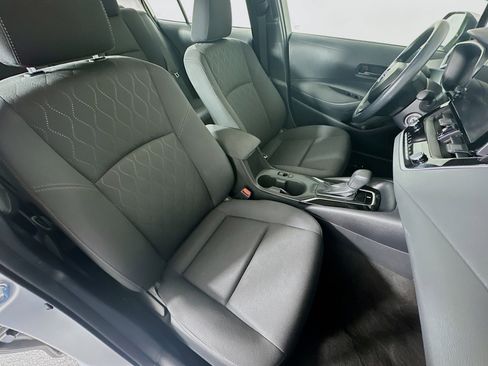 Used 2025 Toyota Corolla LE image 29