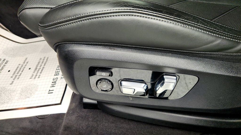 Used 2024 BMW XM AWD/4WD image 12