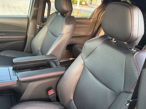 Certified 2025 Toyota Sienna XSE FWD image 28