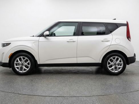 Used 2025 Kia Soul LX w/ LX Technology Package FWD image 5