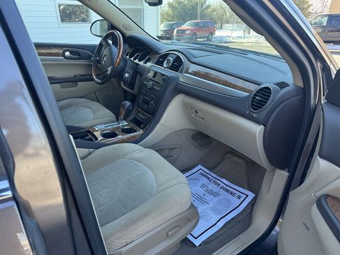 Used 2011 Buick Enclave CX image 15