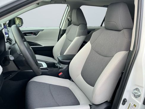 Used 2024 Toyota RAV4 XLE image 10