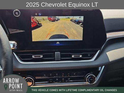 Used 2025 Chevrolet Equinox LT FWD image 24