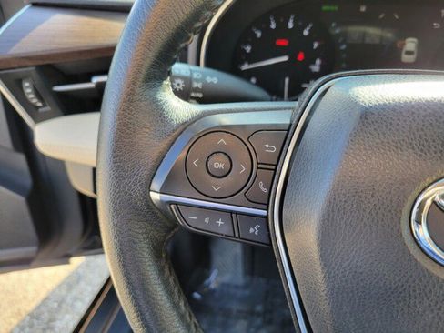 Used 2022 Toyota Avalon XLE image 17