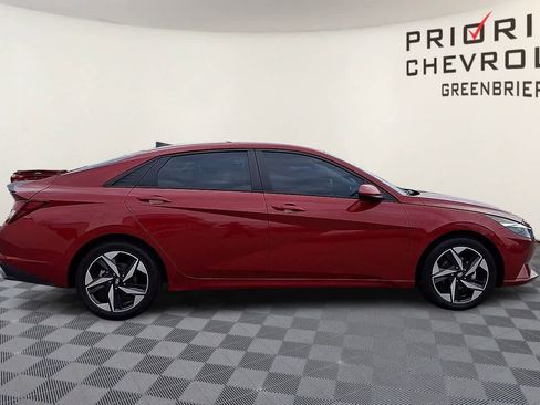 Used 2023 Hyundai Elantra SEL w/ Convenience Package FWD image 9