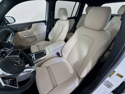 Used 2025 Mercedes-Benz GLB 250 GLB 250 image 5