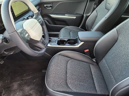 New 2025 Kia K4 GT-Line image 9