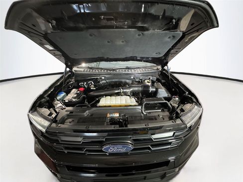 Used 2025 Ford Expedition Active AWD/4WD image 31