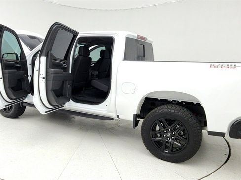 Certified 2025 Chevrolet Silverado 1500 LT Trail Boss w/ Convenience Package II image 11