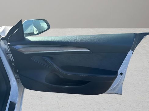 Used 2021 Tesla Model 3 Standard Range Plus image 24