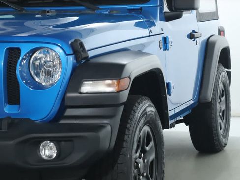 Used 2023 Jeep Wrangler Sport AWD/4WD image 4