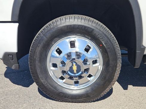 Used 2024 Chevrolet Silverado 3500 High Country w/ High Country Premium Package image 27