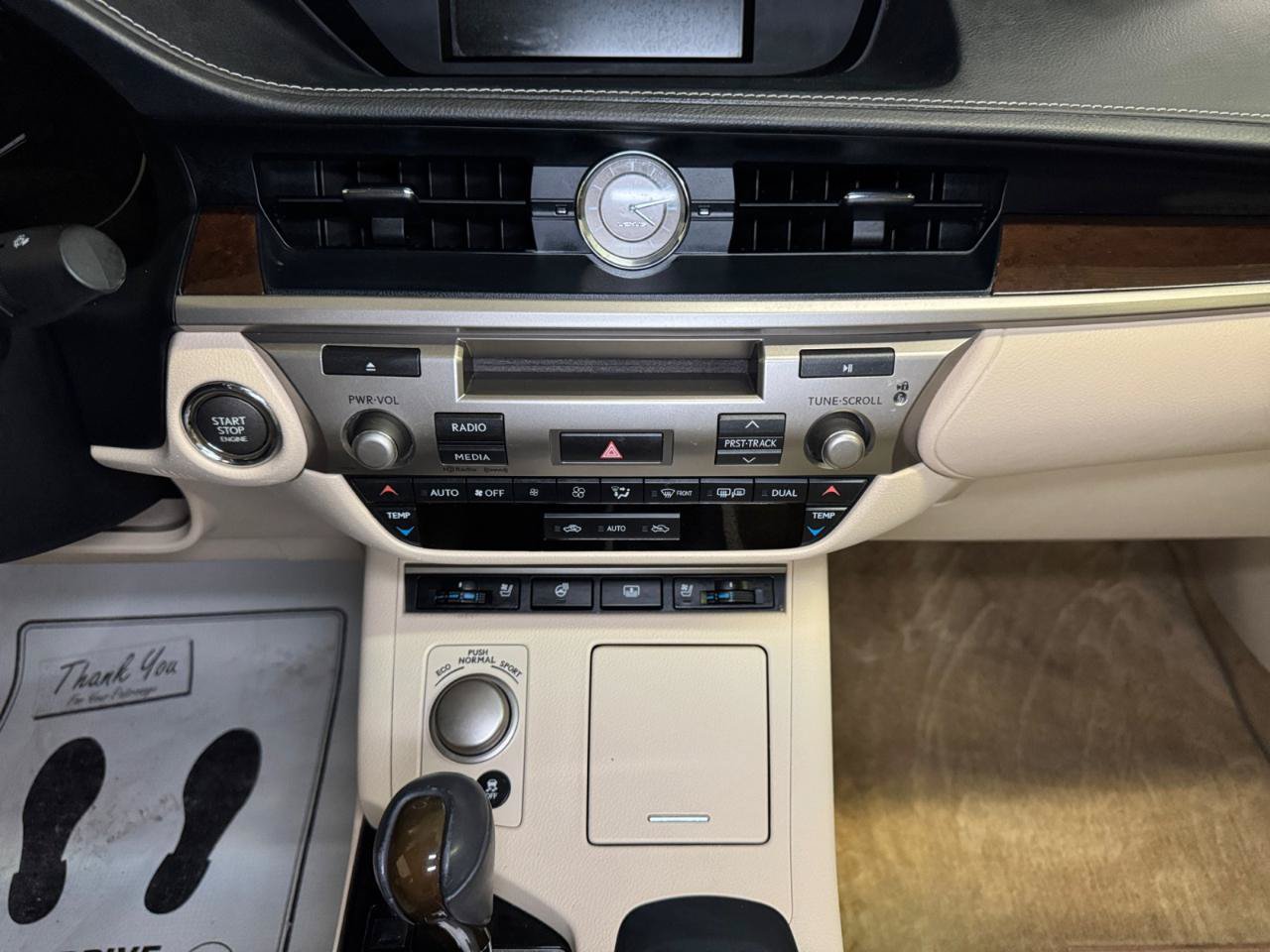 Used 2013 Lexus ES 350 w/ Luxury Pkg FWD image 12