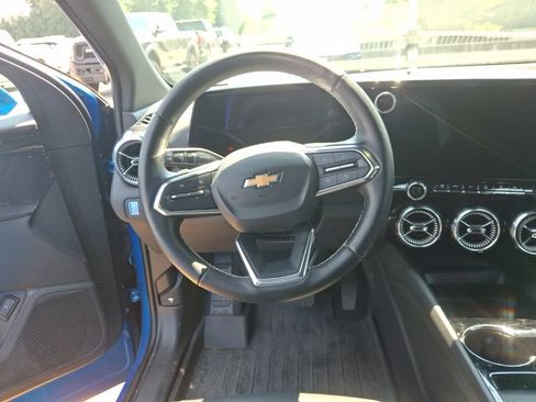 Used 2024 Chevrolet Blazer EV LT AWD/4WD image 12