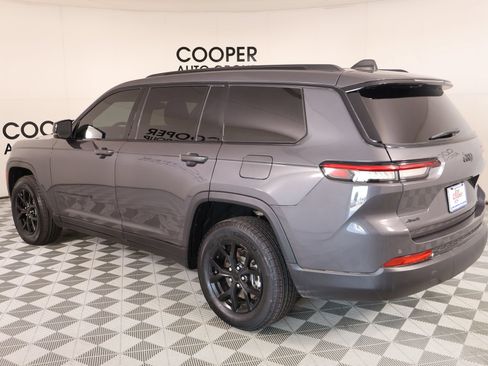 Used 2024 Jeep Grand Cherokee L Altitude AWD/4WD image 24
