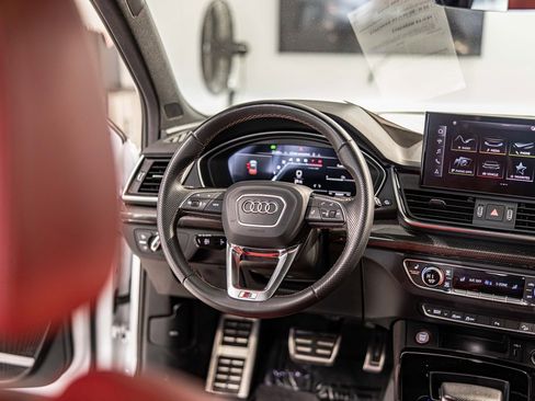 Used 2023 Audi SQ5 Premium Plus w/ Premium Plus Package image 39