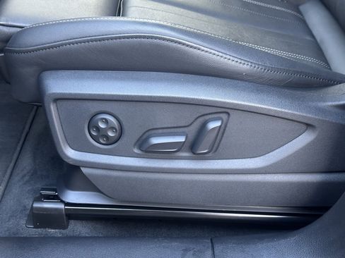 Used 2025 Audi Q5 2.0T Premium Plus image 16