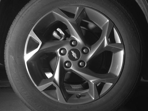 Used 2025 Chevrolet Trax LT w/ LT Convenience Package image 12