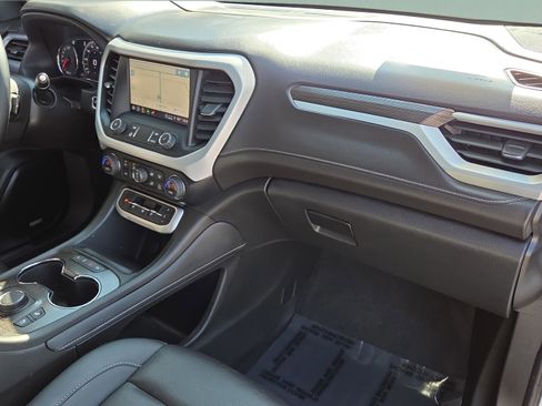 Used 2023 GMC Acadia SLT w/ Elevation Edition image 22