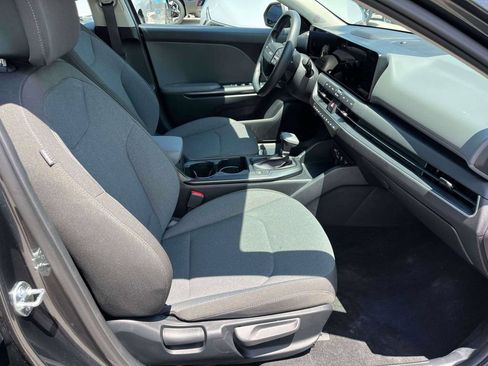 Certified 2025 Kia K4 FWD image 12