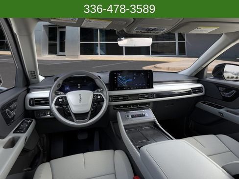 New 2026 Lincoln Aviator 2WD image 9