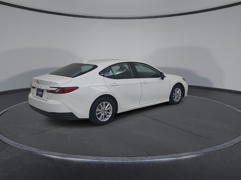Used 2025 Toyota Camry LE FWD image 17