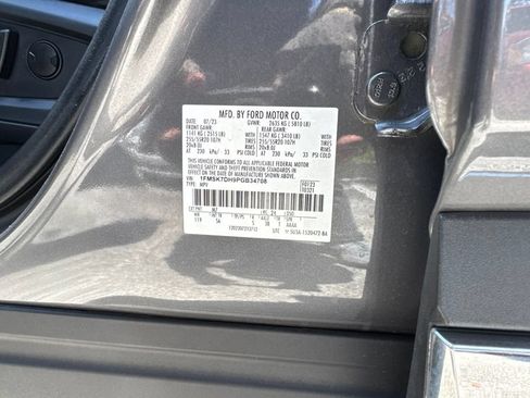 Used 2023 Ford Explorer XLT w/ Equipment Group 202A RWD image 14