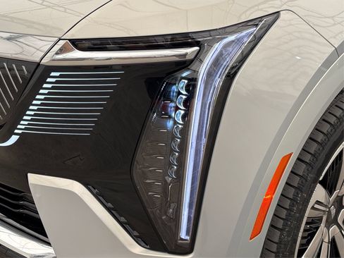 Used 2025 Cadillac Escalade IQ Luxury 1 AWD/4WD image 27