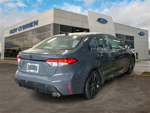 Used 2023 Toyota Corolla SE image 6