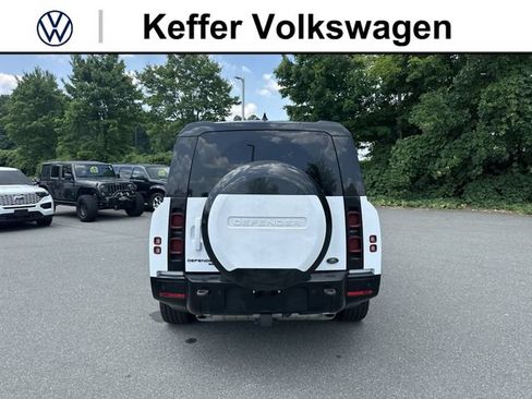 Used 2023 Land Rover Defender 130 X-Dynamic SE AWD/4WD image 4