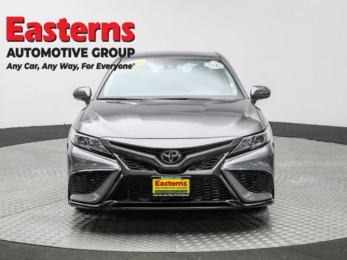 Used 2023 Toyota Camry SE image 2