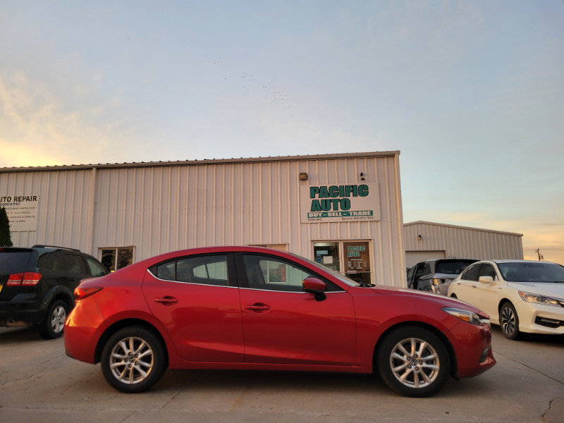 Used 2018 MAZDA MAZDA3 Touring FWD image 8