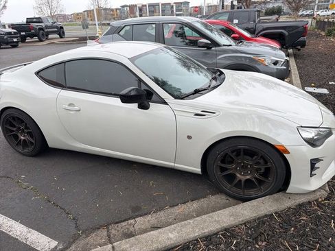 Used 2017 Toyota 86 860 Special Edition image 2