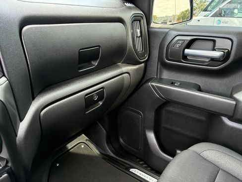 Used 2025 Chevrolet Silverado 1500 Custom Trail Boss AWD/4WD image 35