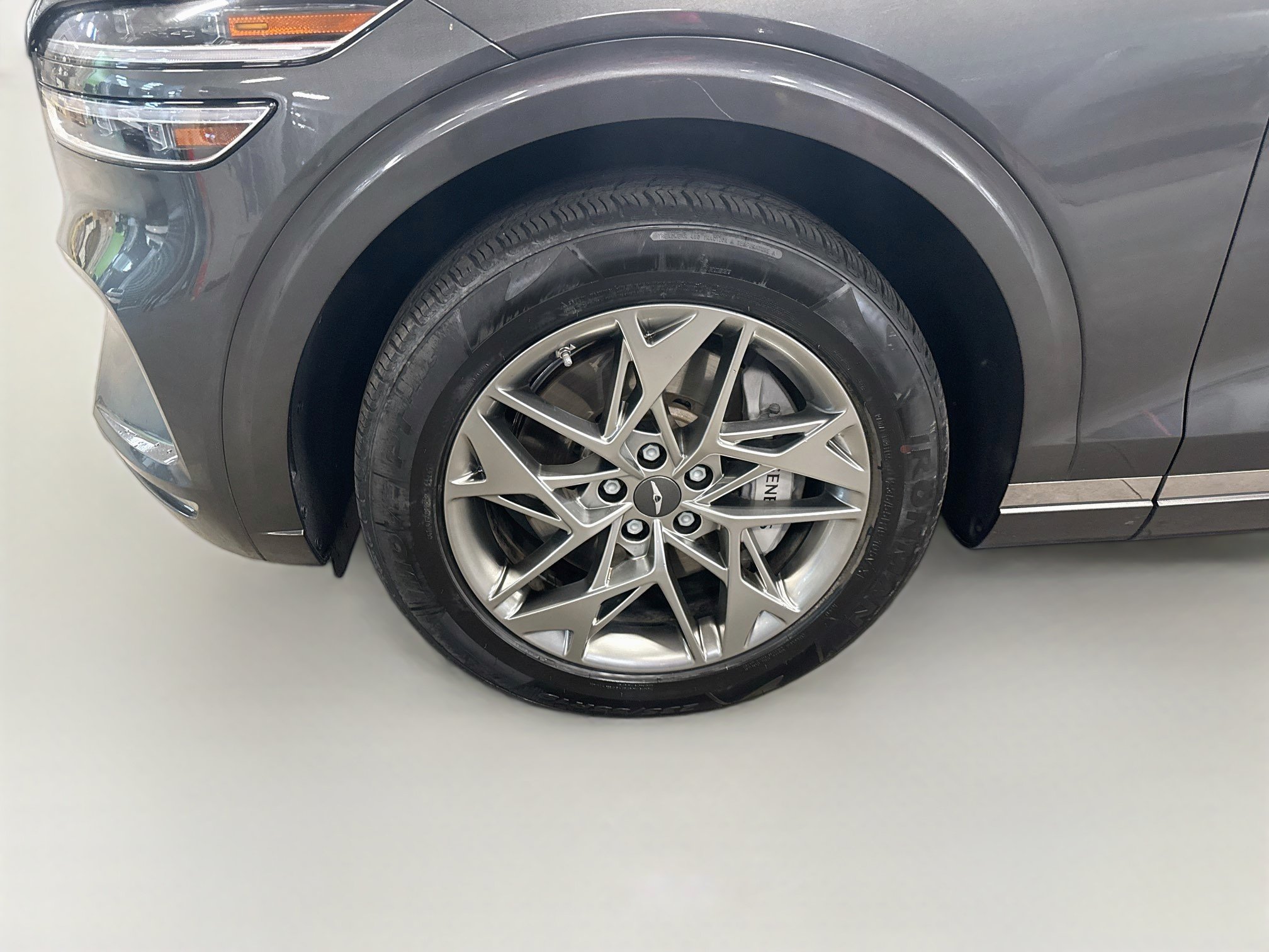 Used 2025 Genesis GV70 2.5T AWD/4WD image 11