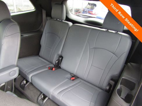 Used 2024 Buick Enclave Essence w/ Sport Touring Edition image 19