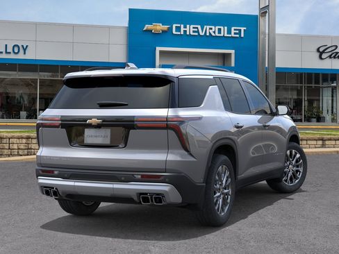 Used 2026 Chevrolet Traverse LT image 5
