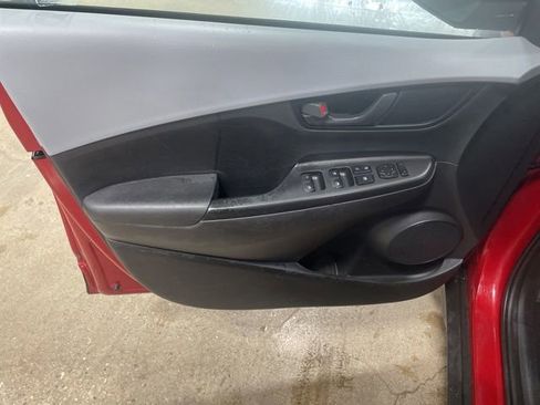 Used 2019 Hyundai Kona SE image 12