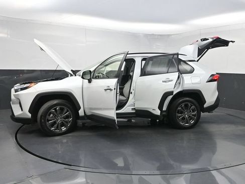 Used 2025 Toyota RAV4 Limited AWD/4WD image 39