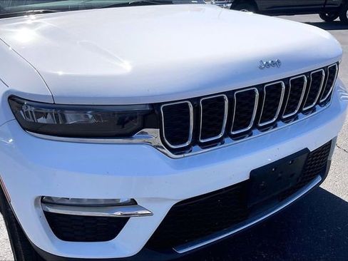 Certified 2023 Jeep Grand Cherokee Limited image 31