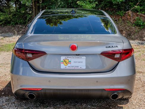 Used 2018 Alfa Romeo Giulia AWD image 4