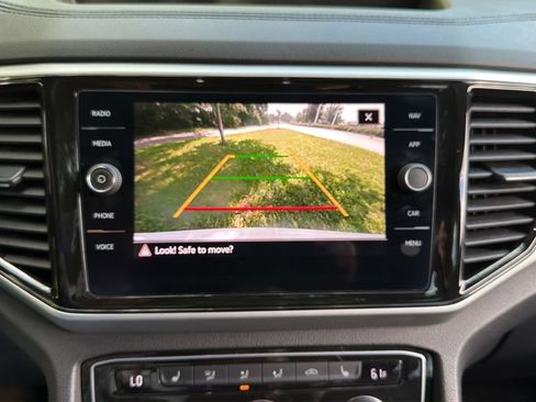 Used 2021 Volkswagen Atlas Cross Sport SEL R-Line FWD image 16