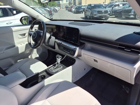 Certified 2025 Hyundai Kona SEL AWD/4WD image 32