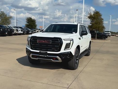 New 2026 GMC Yukon XL AT4 AWD/4WD image 4